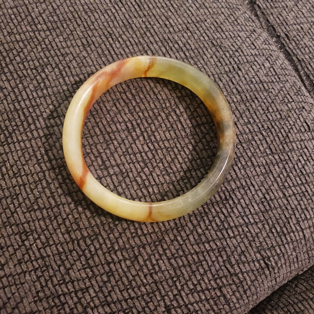 Agate solid bangle